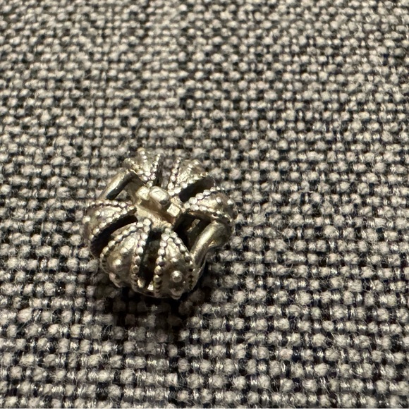 Pandora Silver Crown bead - Picture 2 of 3